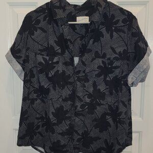 Black linen boyfriend-cut button-up top